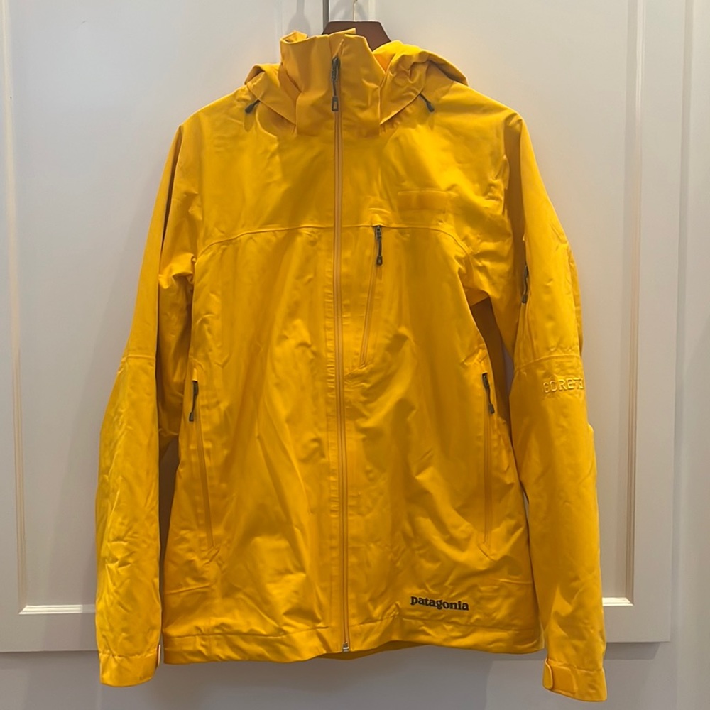 Men’s Small Patagonia Gore-Tex Ski/Snow Jacket with Powder Skirt